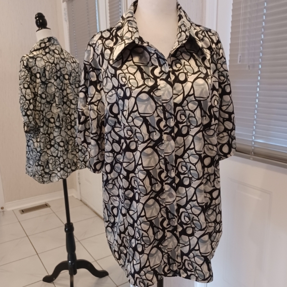 4/$80 Silver & Black Fitted Blouse -  Size 20 (Fitted)